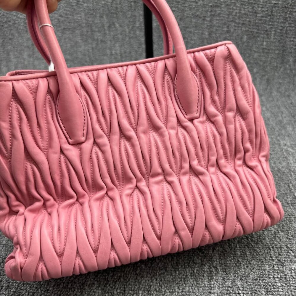 Miu Miu Leather Shoulder Bag 675-040125 - Picture 4 of 16